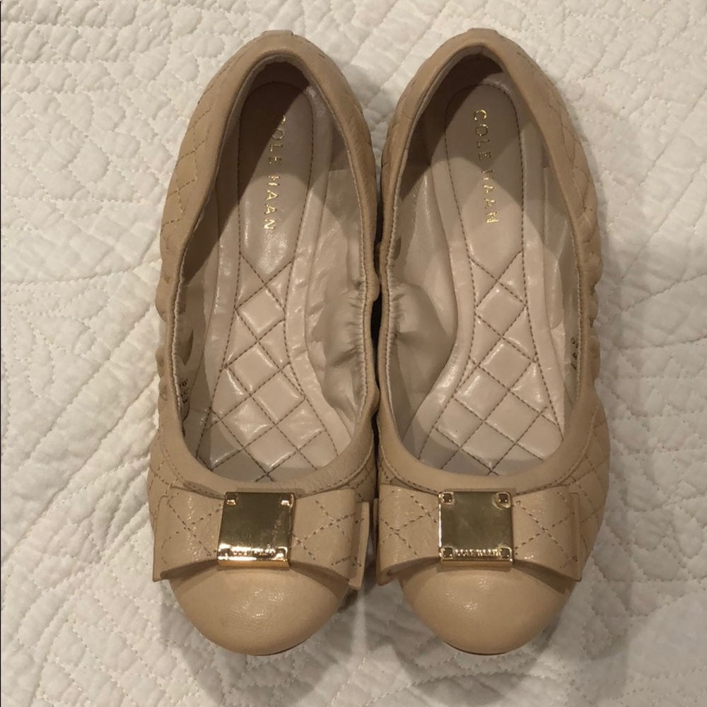 Cole Haan Size 6 Quilted Nude Flats